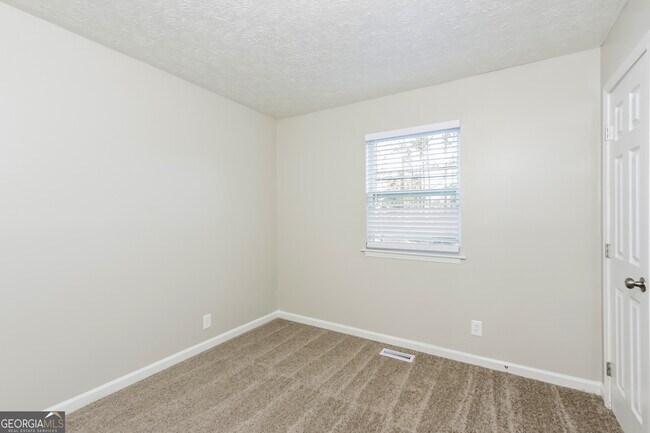 Building Photo - 5437 Mallard Trail