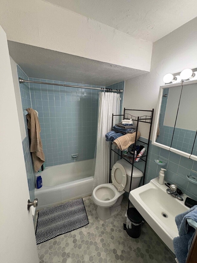 Building Photo - 1 bed 1 bath apartment for rent!