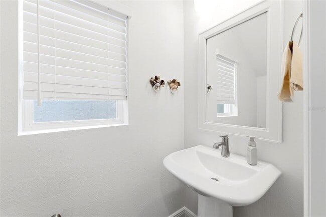 Building Photo - 28905 Orange Berry Dr