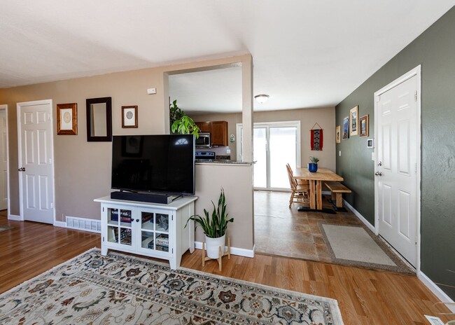 Building Photo - 623 Catalina Dr