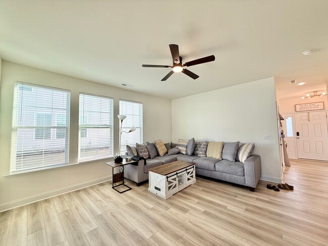 Building Photo - Newly Built 3BD, 2.5BA End Unit Zebulon Townhome in an HOA Community with Premier Amenities