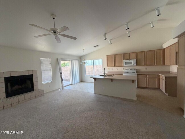 Building Photo - 1407 W Bluefield Ave
