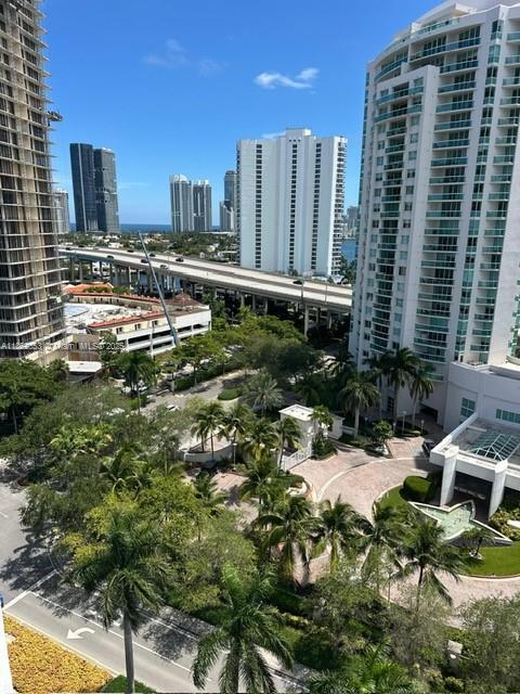 Building Photo - 19500 Turnberry Way