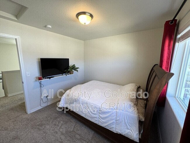 Building Photo - 8145 Phyllite Dr