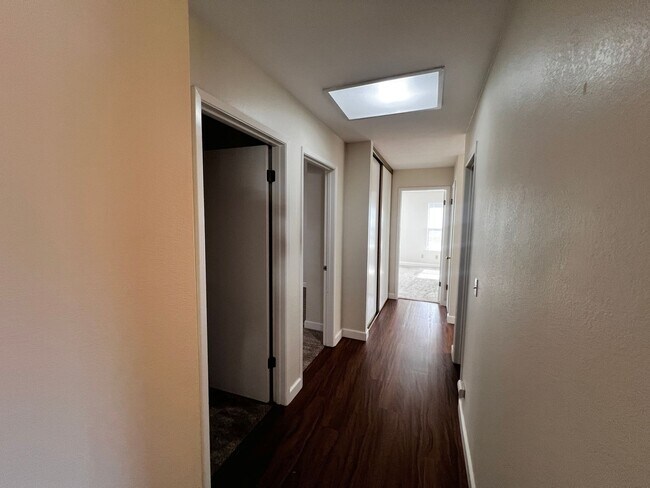 Building Photo - Charming 3-Bedroom, 2-Bath Home in a Highl...