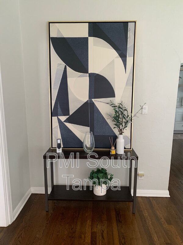 Building Photo - 701 S 26th St