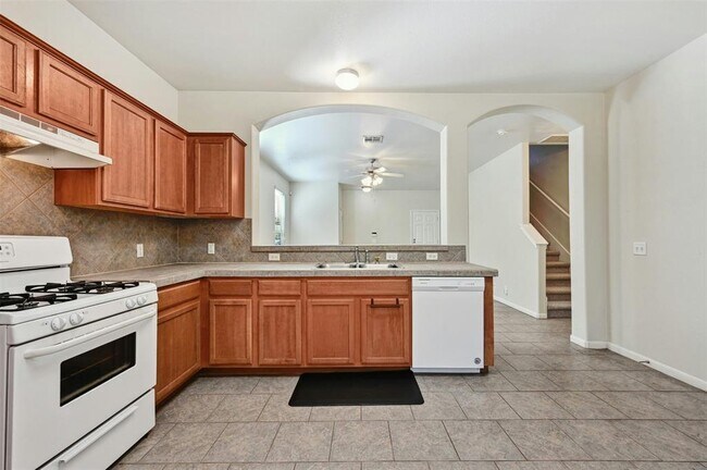 Building Photo - 2412 Allred Dr