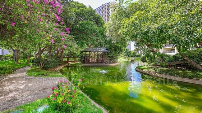 Building Photo - 469 Ena Rd