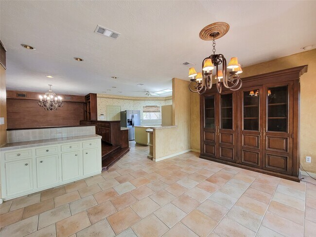 Building Photo - 4717 Country Club View