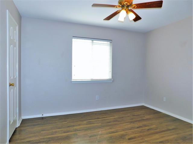 Building Photo - 2209 Lookout Ln