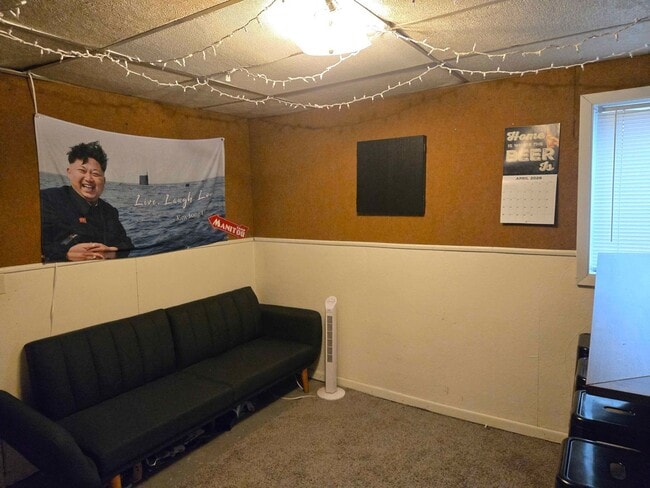 Building Photo - 1602 8th St E