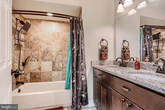 Building Photo - 1730 E Chase St