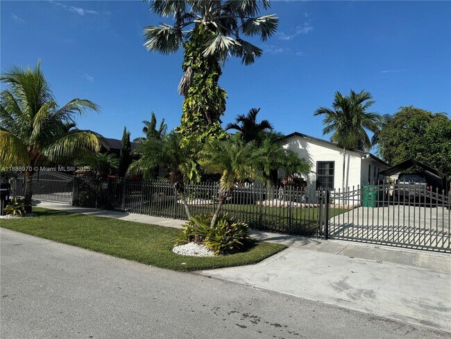 Building Photo - 26553 SW 125th Ct