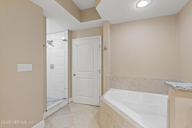 Building Photo - 3958 Baymeadows Rd