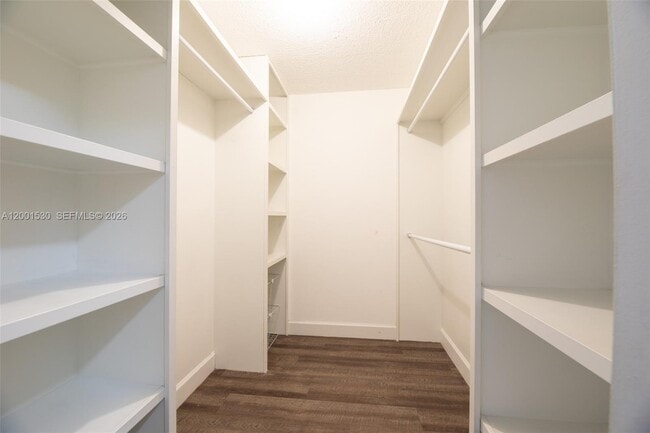 Building Photo - 565 NW 97th Ave