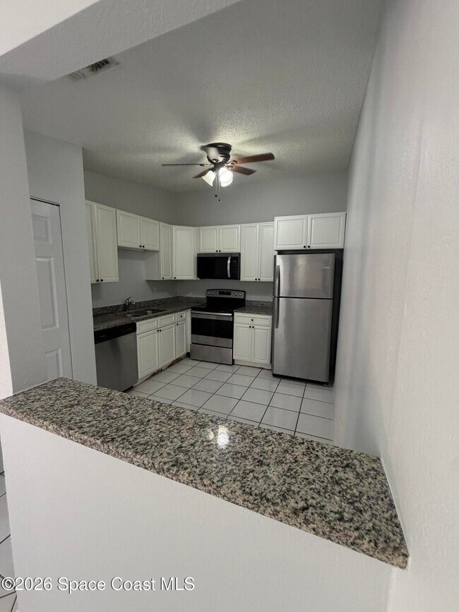 Building Photo - 1440 Malibu Cir NE