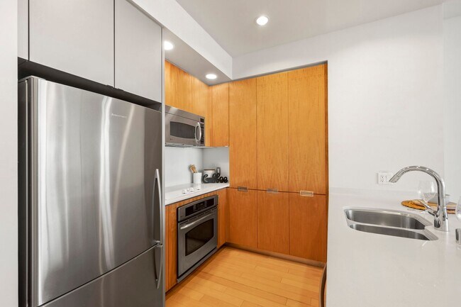 Building Photo - Stunning East Village 2 Bedroom at Alta! 2...