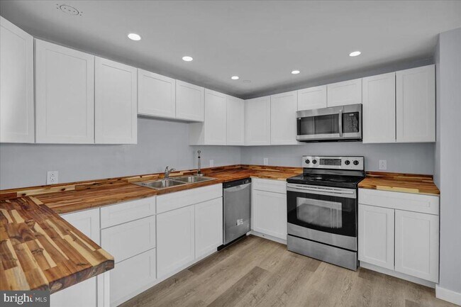 Building Photo - 21 Seyfert Dr