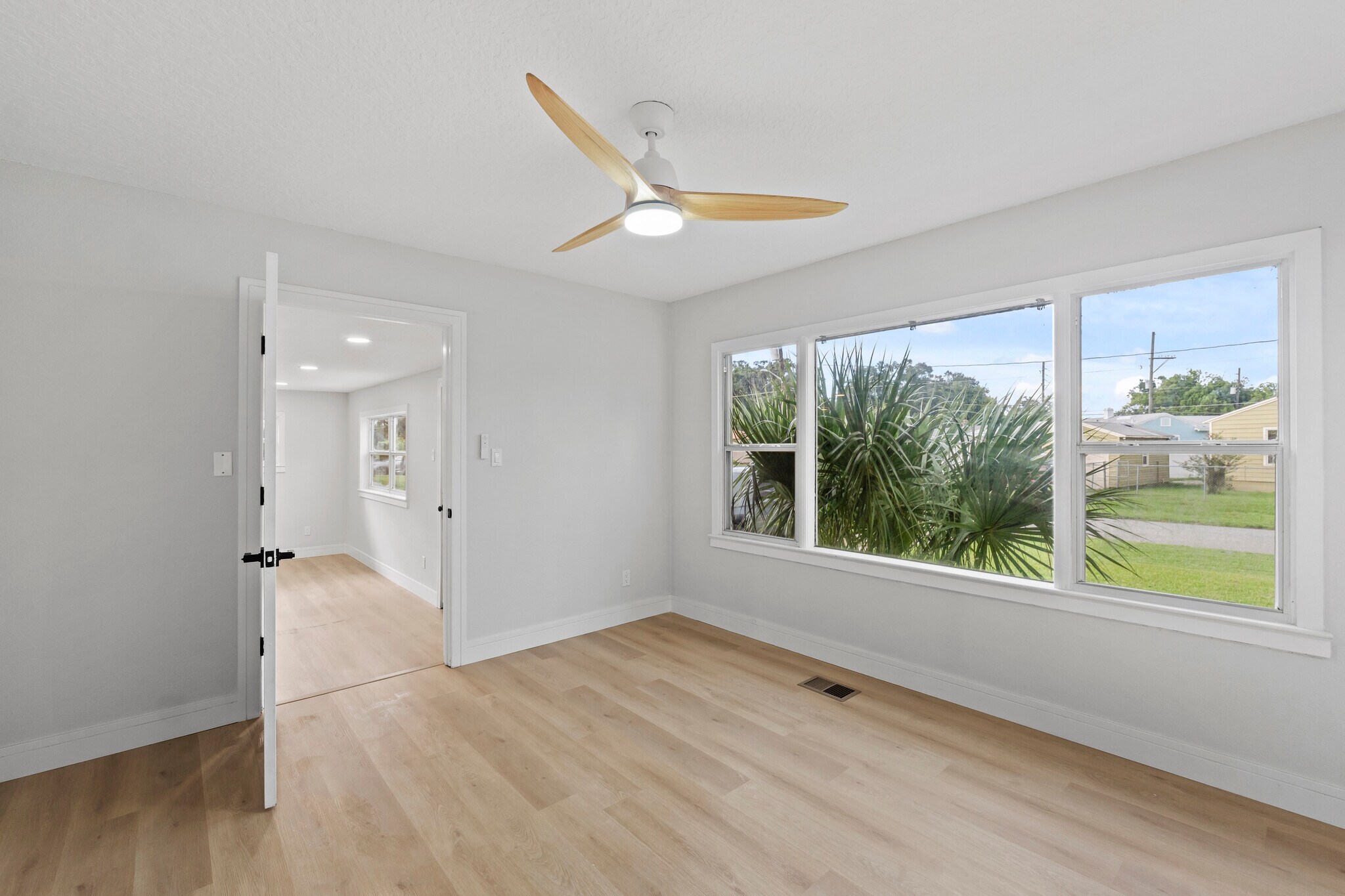 Building Photo - 1608 Knollwood Circle