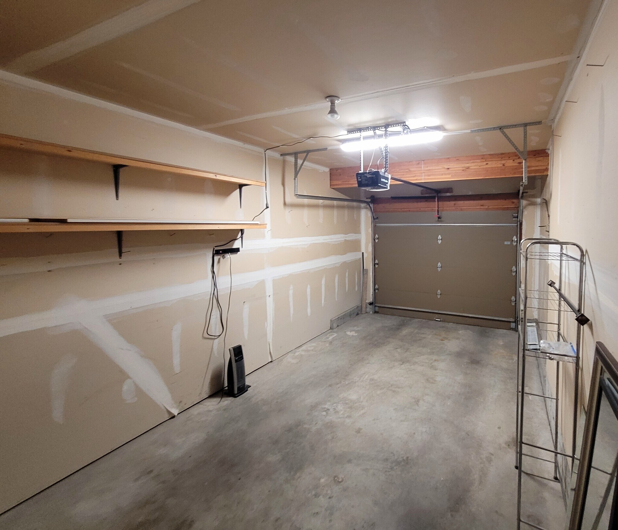 attached 1 car garage and storage - 1711 W Koch St