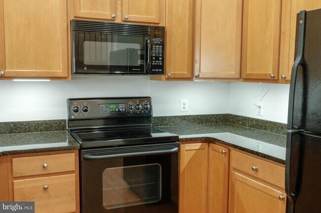 Building Photo - 10205 Wincopin Cir