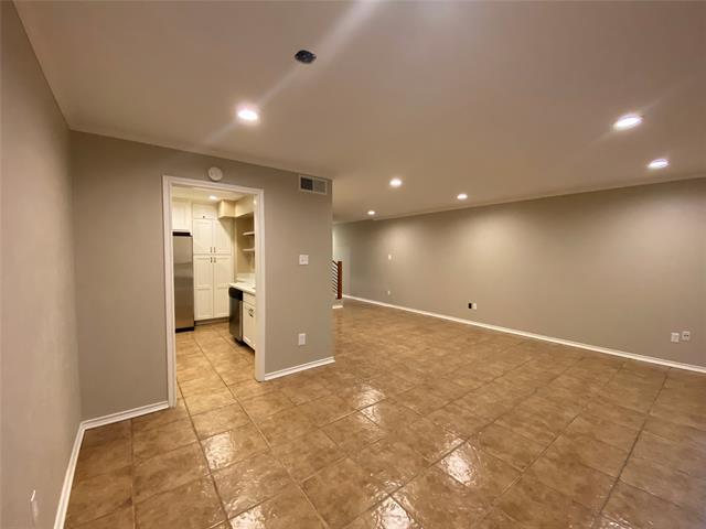 Building Photo - 6 1 Main Pl