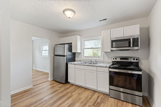 Building Photo - 152 Hamilton Cir