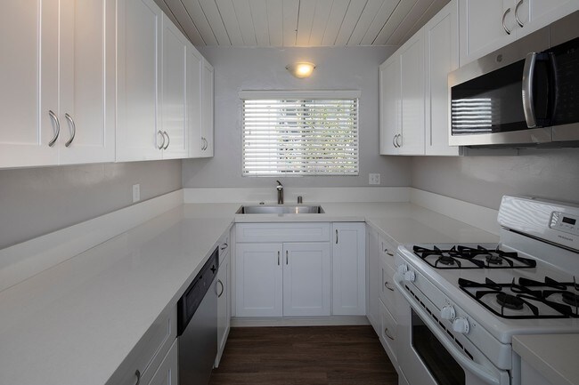 Building Photo - 3662 Moultrie Ave