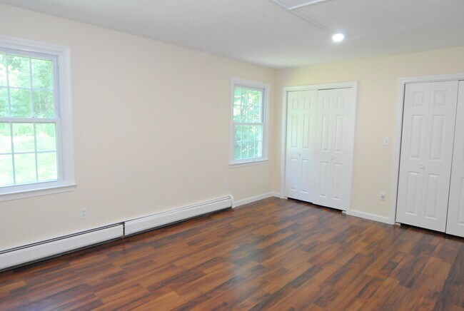 Building Photo - 74 Stillwater Dr