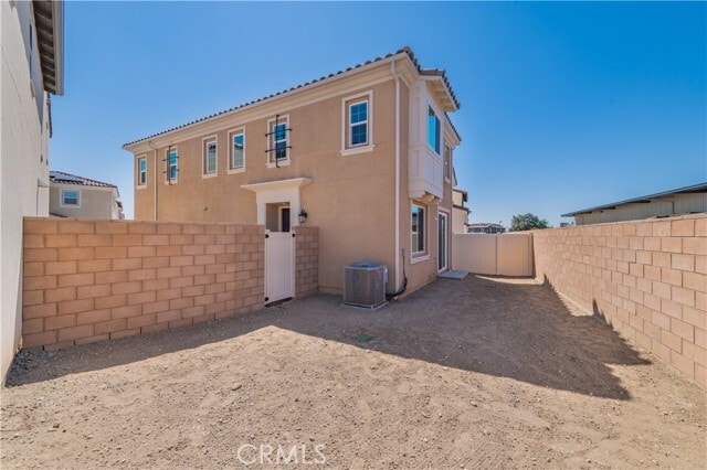 Building Photo - 425 Verna St