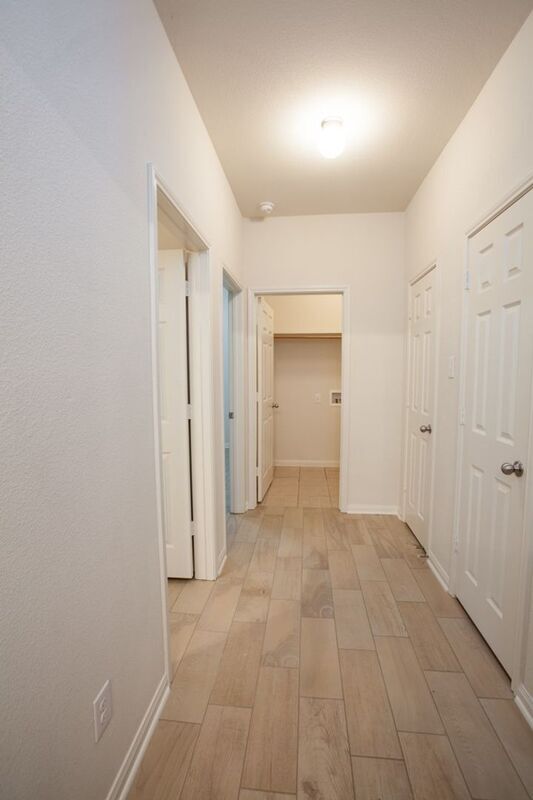 Building Photo - 128 Tennyson St