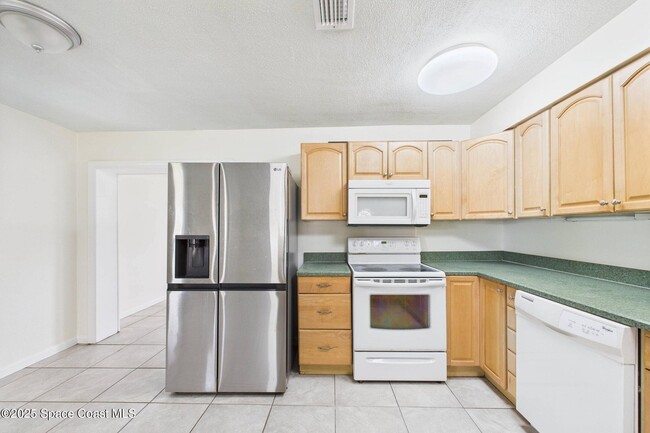 Building Photo - 4339 Plompton Dr