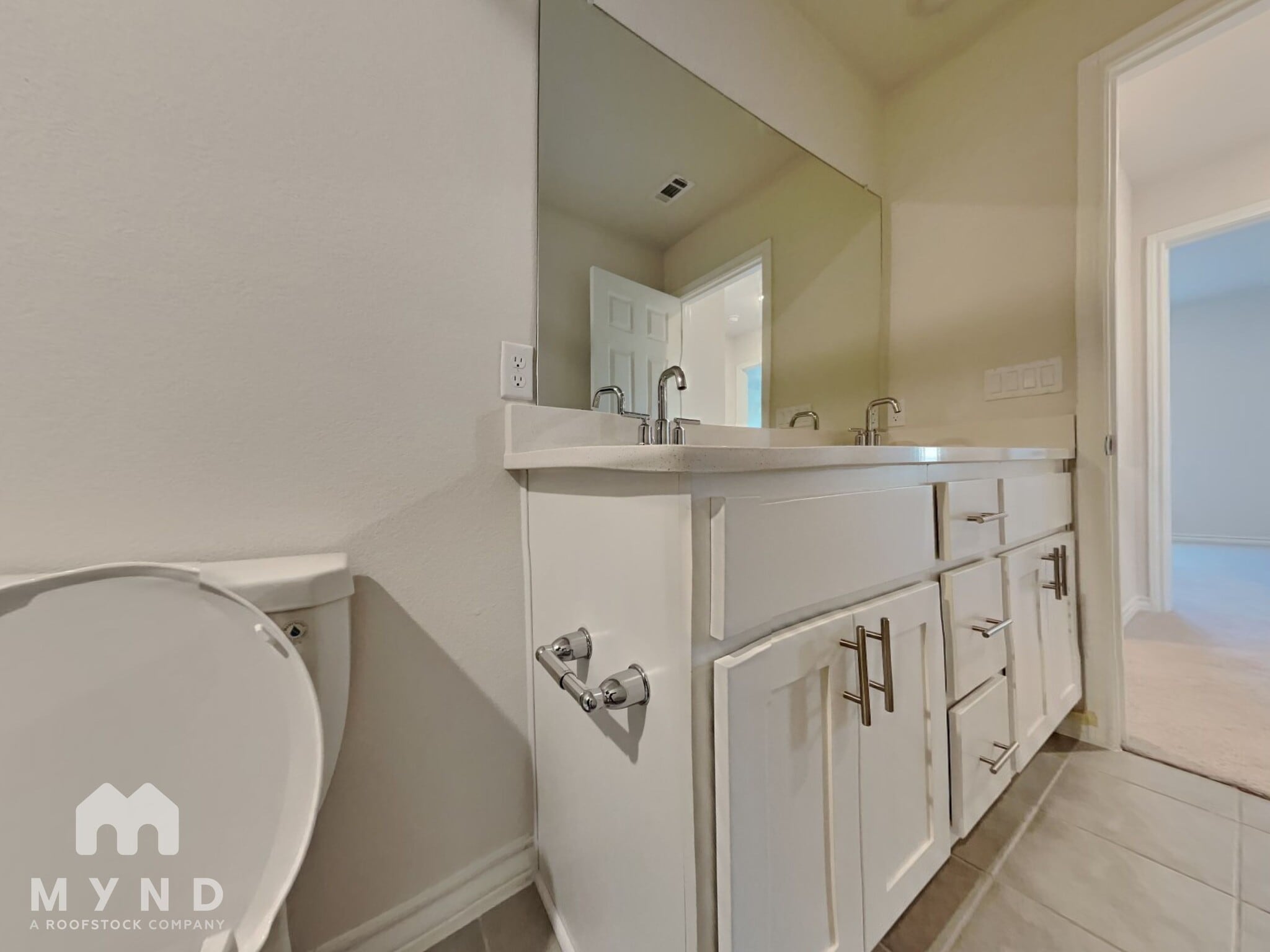 Building Photo - 2909 Salvidar Bend