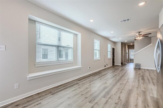 Building Photo - 2233 Rocoso Trl