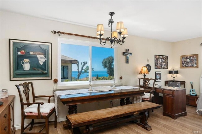 Building Photo - 3068 Zell Dr