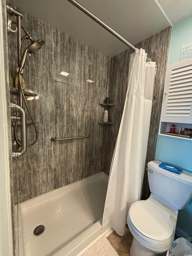 Building Photo - 4034 Fairway Lakes Dr