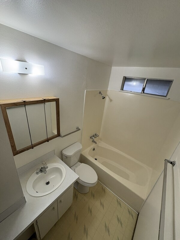 Building Photo - 231 Hawthorne St