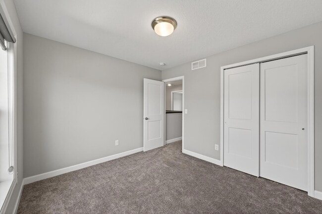 Building Photo - 1559 Edgebrook Ln