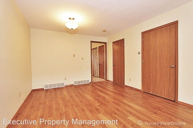 Building Photo - 1413 Brookshire Rd