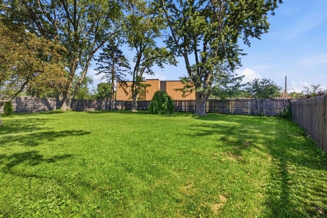 Building Photo - 1624 W Weathersfield Way