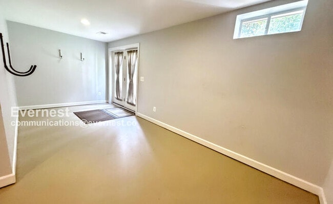 Building Photo - 1013 Dorthea Ct