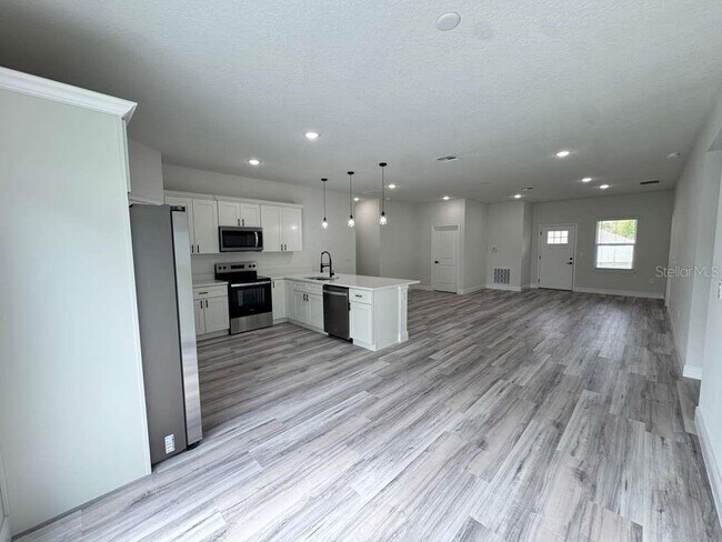 Building Photo - 3832 SW 157th Place Rd