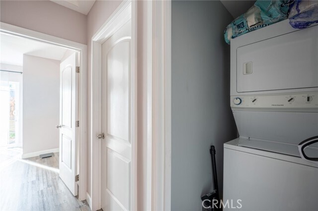 Building Photo - 7647 Amestoy Ave