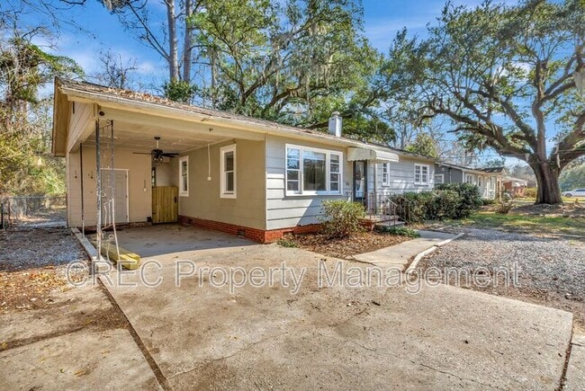 Building Photo - 848 Savage Rd