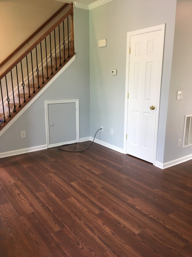 Building Photo - 854 Redwood Trail