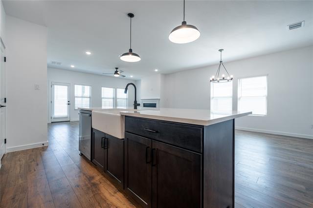 Building Photo - 2217 Maple Cir