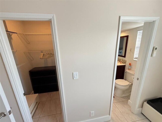 Building Photo - 3201 NE 14th Street Causeway