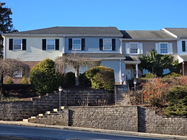 Building Photo - 163 Salem Rd