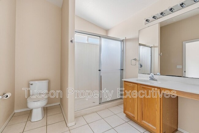 Building Photo - 13256 N Hammerstone Ln