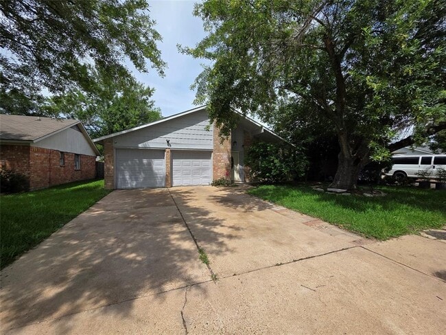 Building Photo - 1115 Rock Canyon Dr